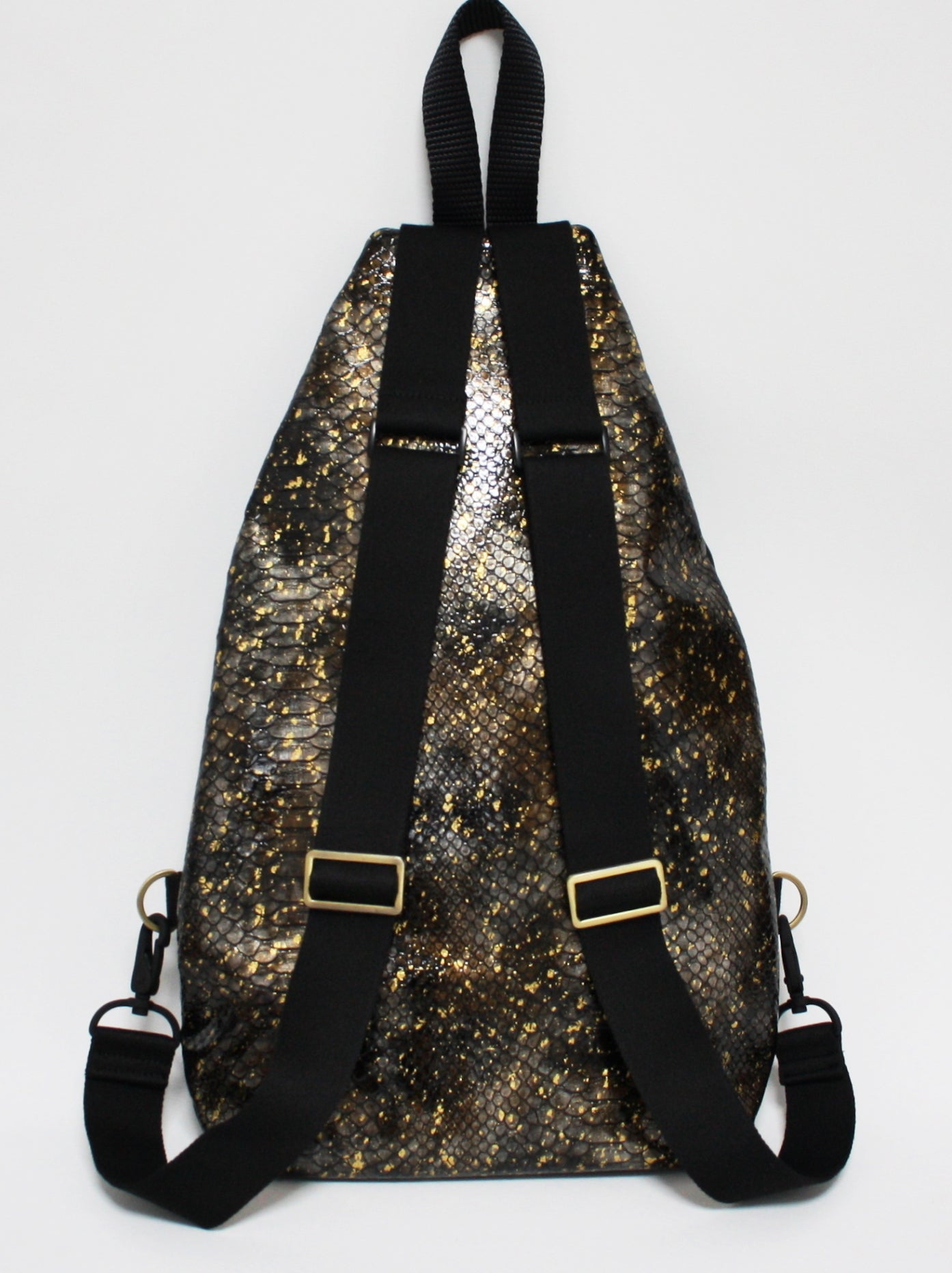 SlingBag Malea Rucksack PYTHON EARTH aus Kunstleder