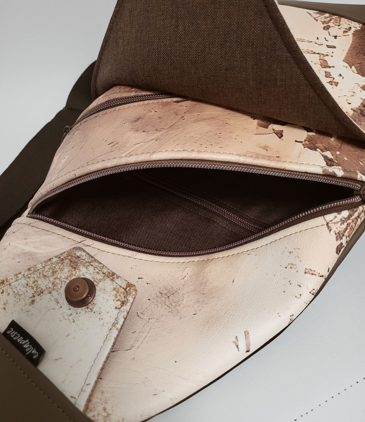 SlingBag Malea Rucksack DRACONIS MUSCA aus Kunstleder