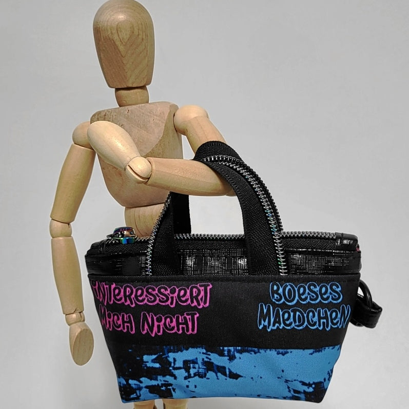 SlingBag Malea BÖSES MÄDCHEN aus Outdoorstoff + Minitasche