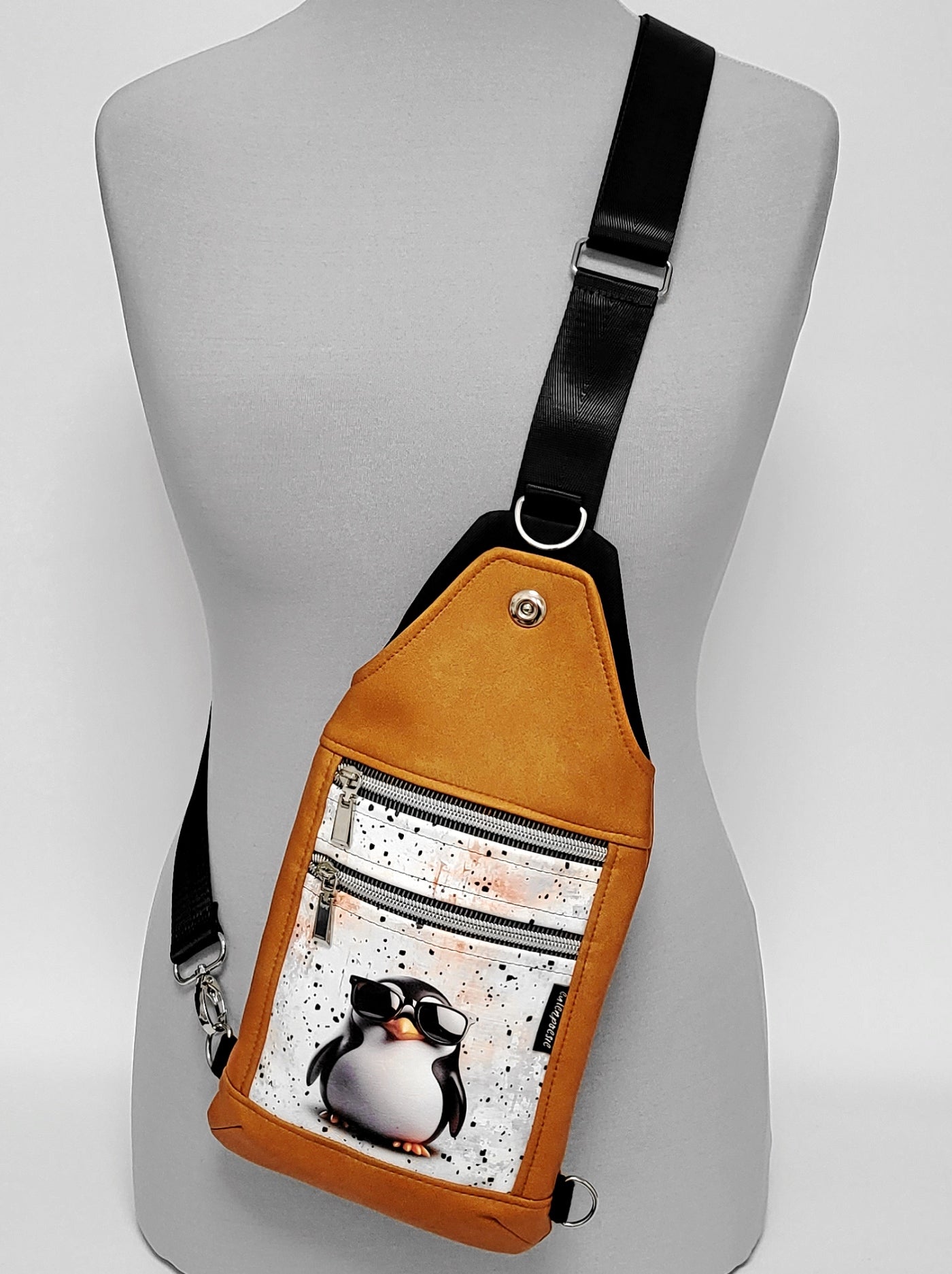 Slingbag Fielder PINGUIN aus Kunstleder