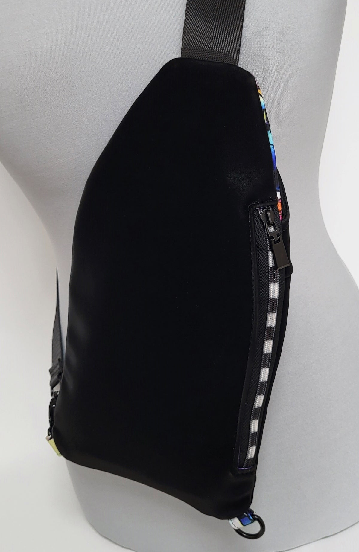 Slingbag Fielder PUNKBÄRCHEN aus Softshell und Kunstleder