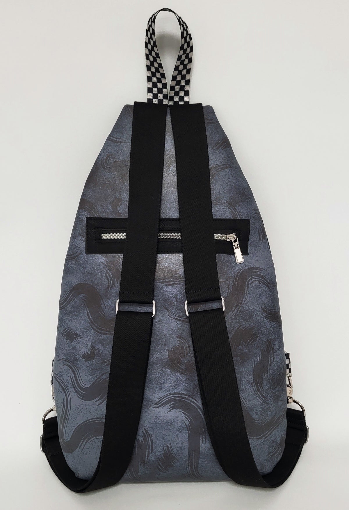 SlingBag Malea Rucksack DIE LEUTE GUCKEN SCHON aus Kunstleder