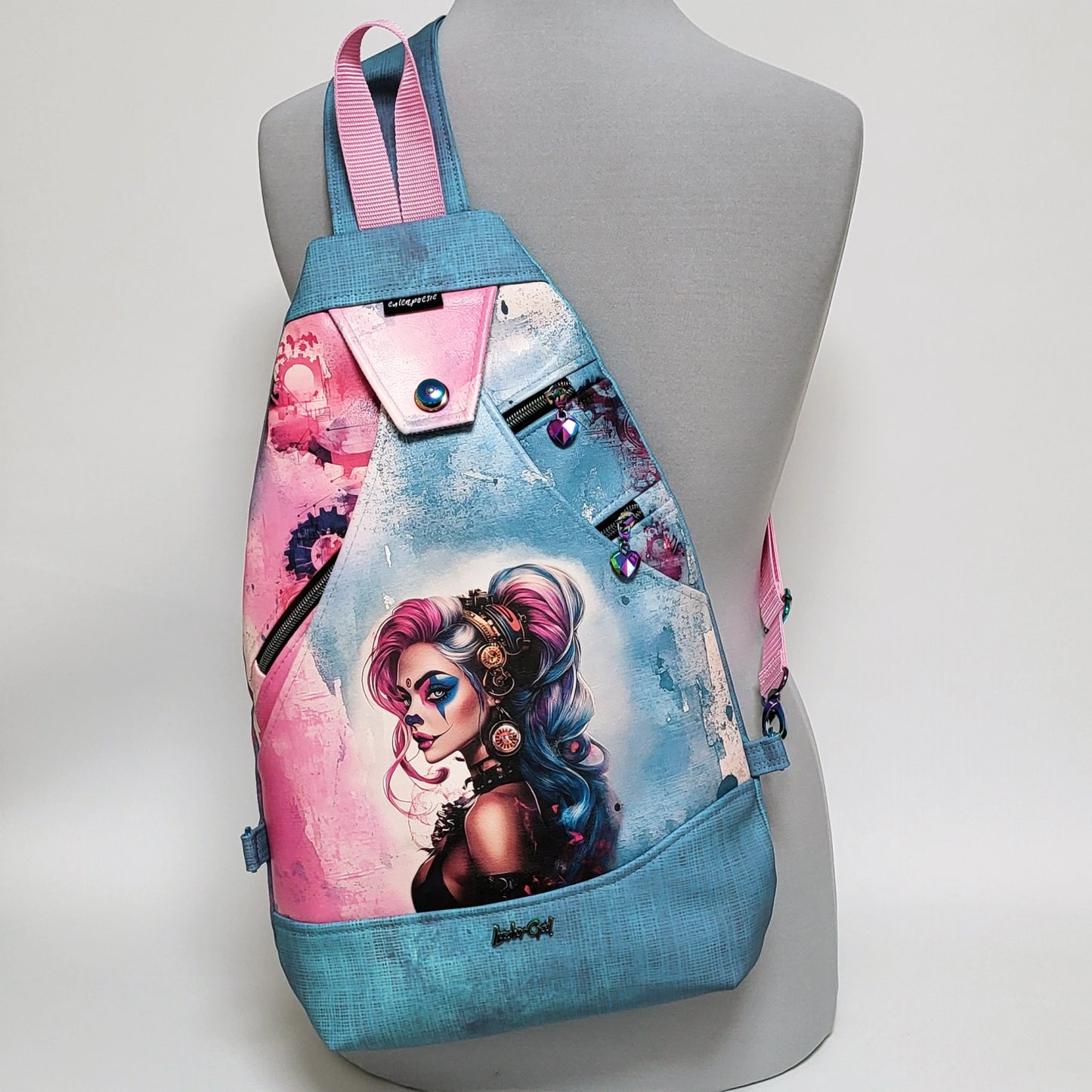 SlingBag Malea OPHELIA aus Kunstleder (und Glow in the Dark)