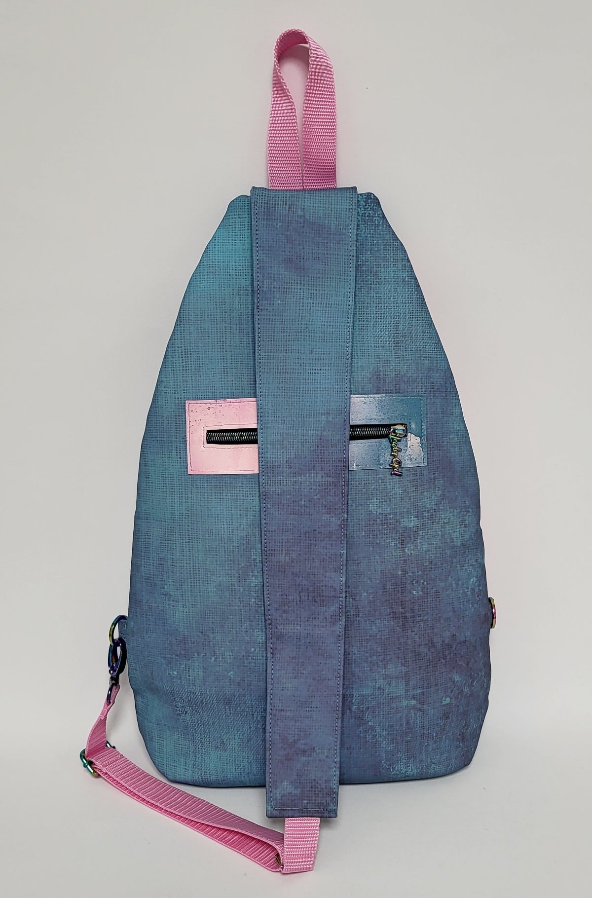 SlingBag Malea OPHELIA aus Kunstleder (und Glow in the Dark)