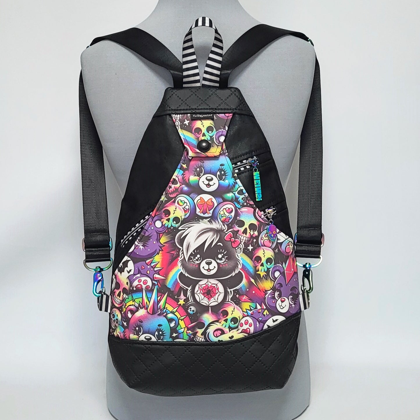 SlingBag Malea Rucksack PUNKBÄRCHEN nachtleuchtend aus Kunstleder