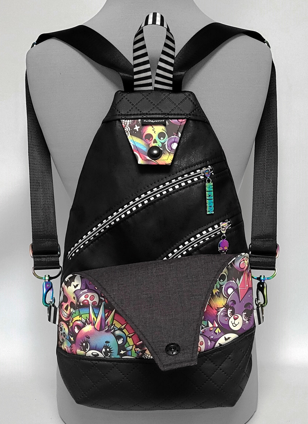 SlingBag Malea Rucksack PUNKBÄRCHEN nachtleuchtend aus Kunstleder