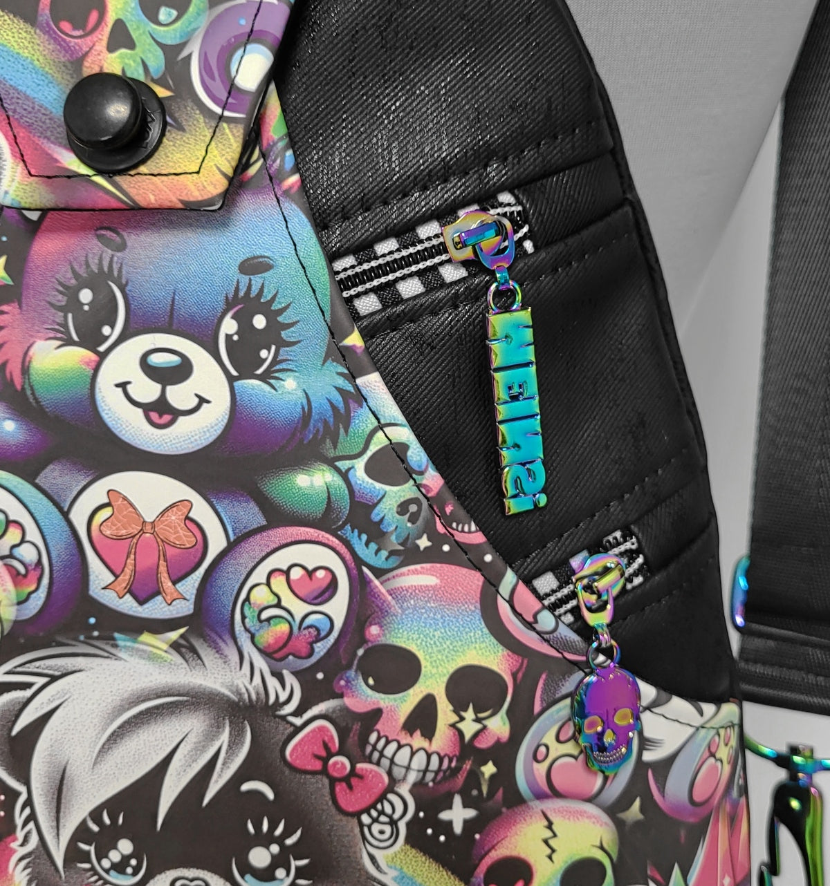 SlingBag Malea Rucksack PUNKBÄRCHEN nachtleuchtend aus Kunstleder