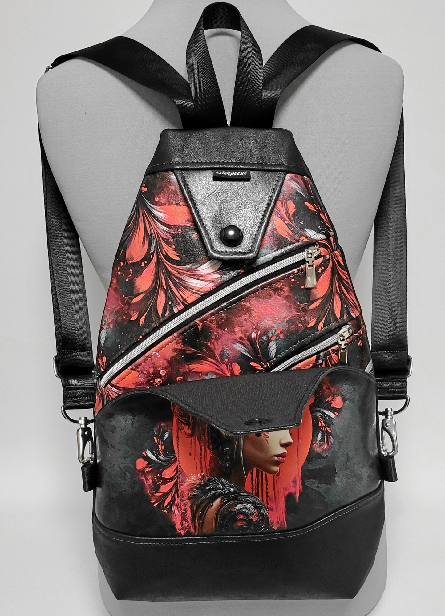 SlingBag Malea Rucksack RUBY aus Kunstleder
