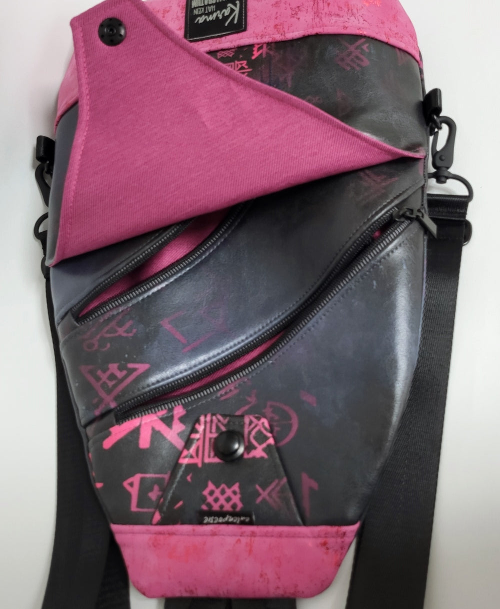 SlingBag Malea Rucksack ATHENIA aus Kunstleder + Minitasche