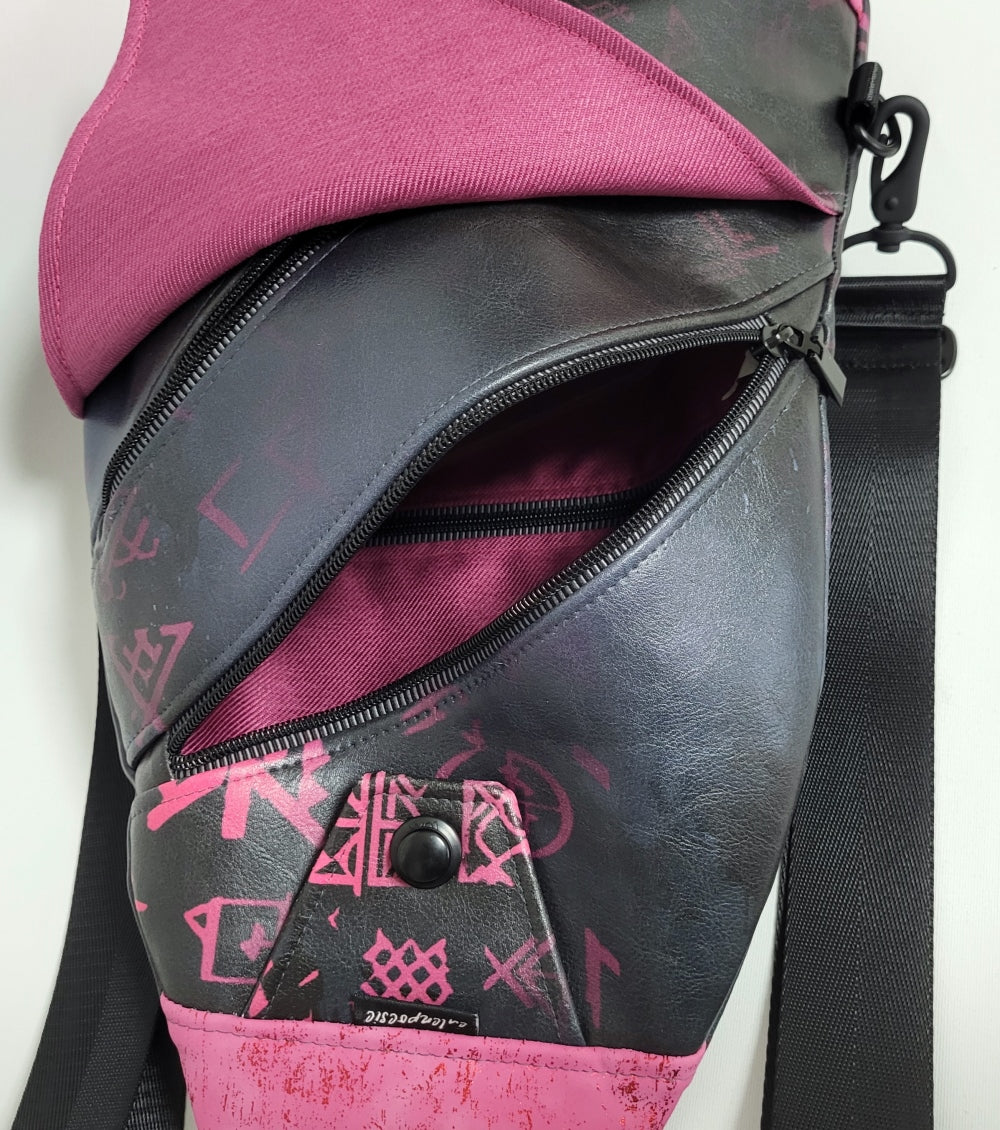 SlingBag Malea Rucksack ATHENIA aus Kunstleder + Minitasche