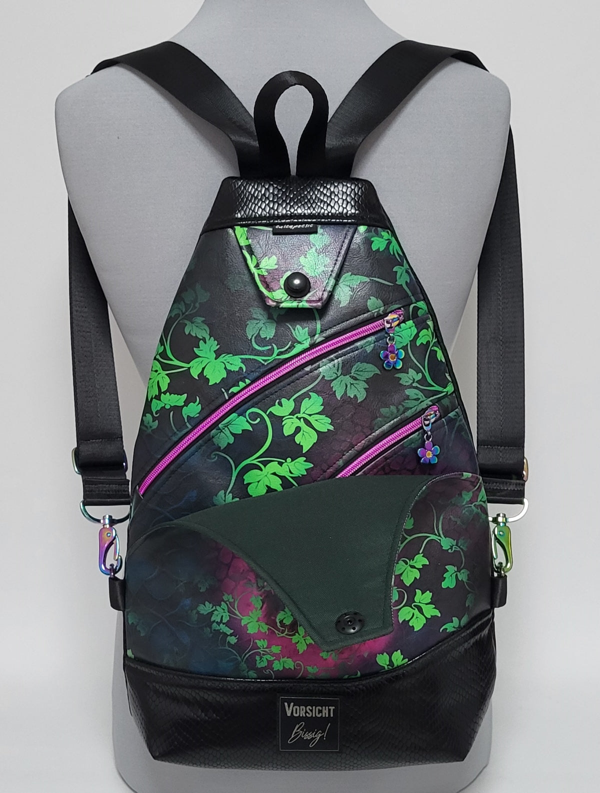 SlingBag Malea Rucksack MEDUSA aus Kunstleder + Minitasche