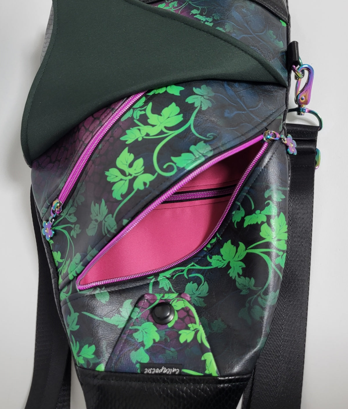 SlingBag Malea Rucksack MEDUSA aus Kunstleder + Minitasche