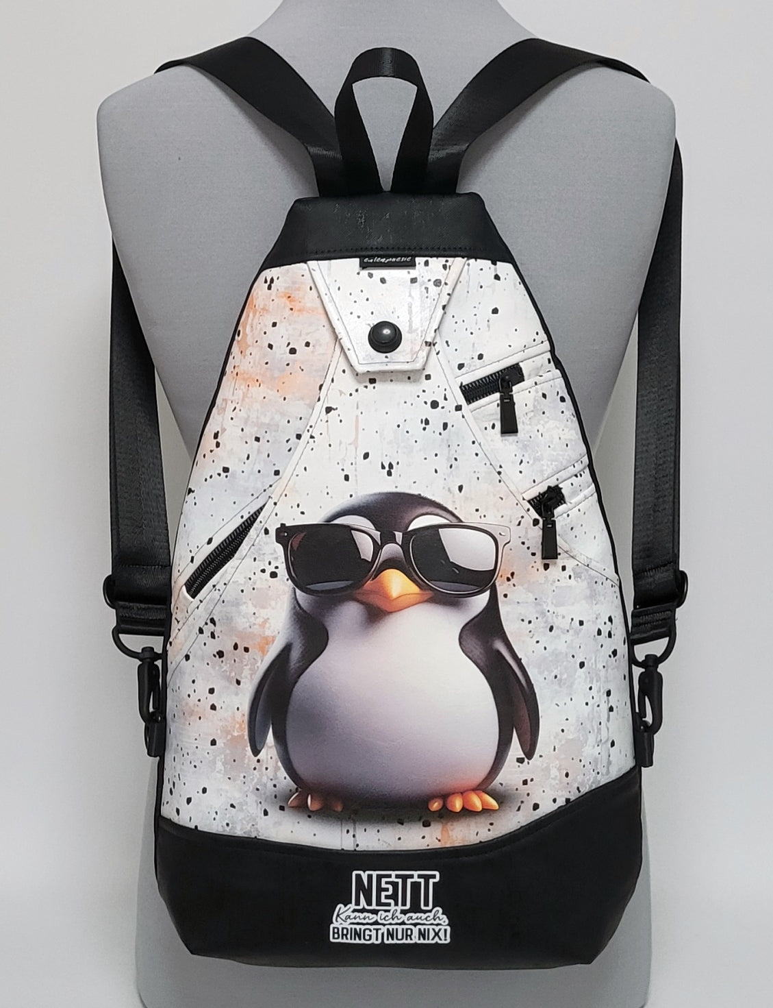 SlingBag Malea Rucksack PINGUIN aus Kunstleder + Minitasche