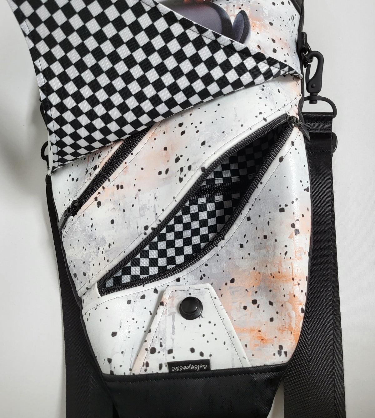 SlingBag Malea Rucksack PINGUIN aus Kunstleder + Minitasche