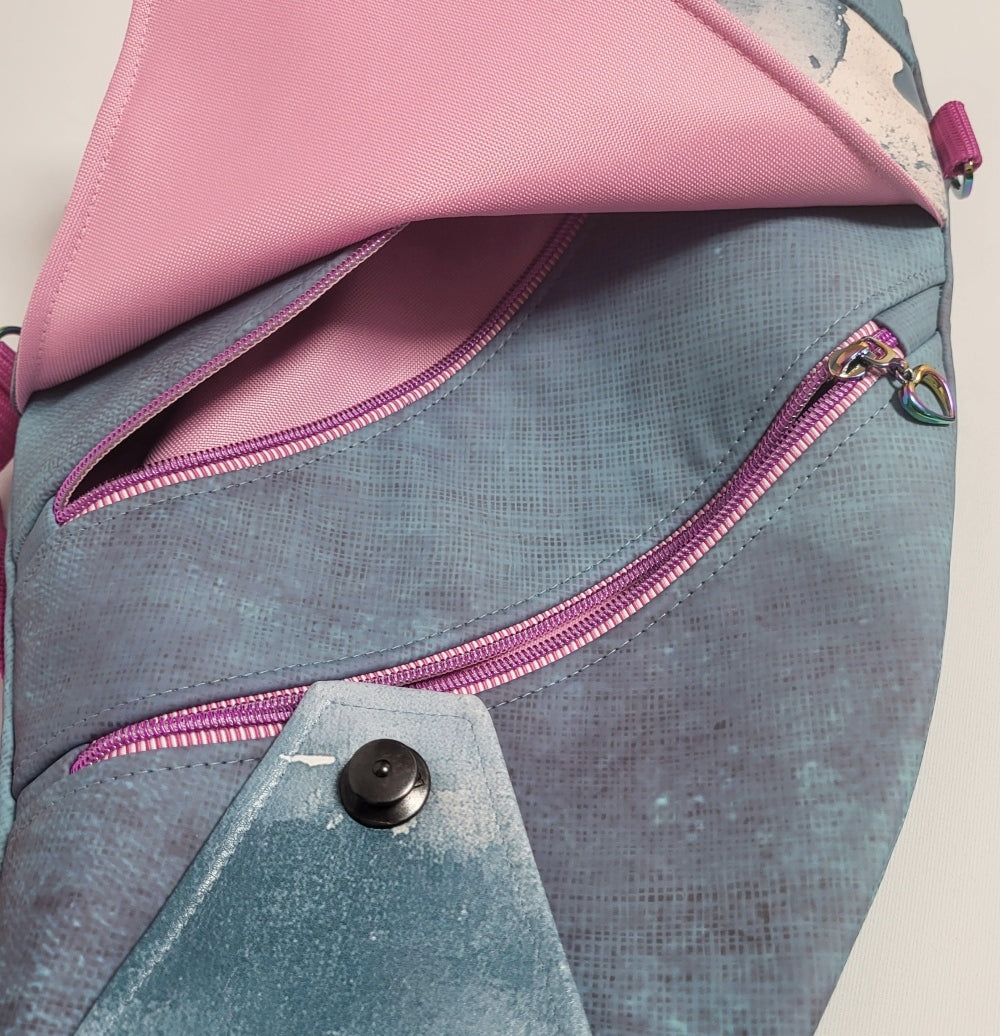 SlingBag Malea OPHELIA aus Kunstleder nachtleuchtend + Minitasche