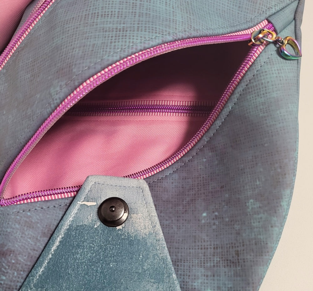 SlingBag Malea OPHELIA aus Kunstleder nachtleuchtend + Minitasche